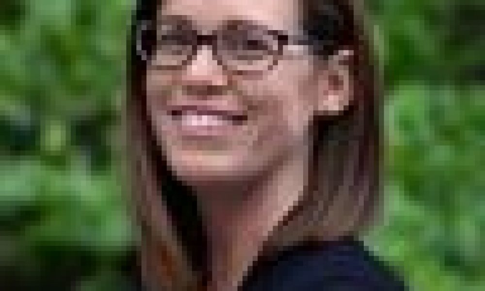 Bourdeau, Lyndsay